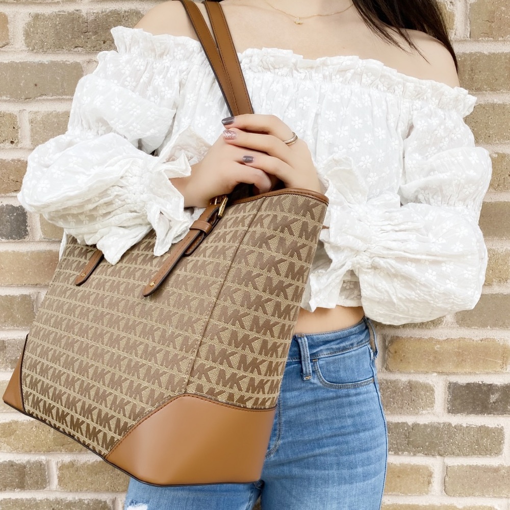 Gaby’sBags 👜💕NWT Michael Kors Large Tote Brown - Picture 2 of 7